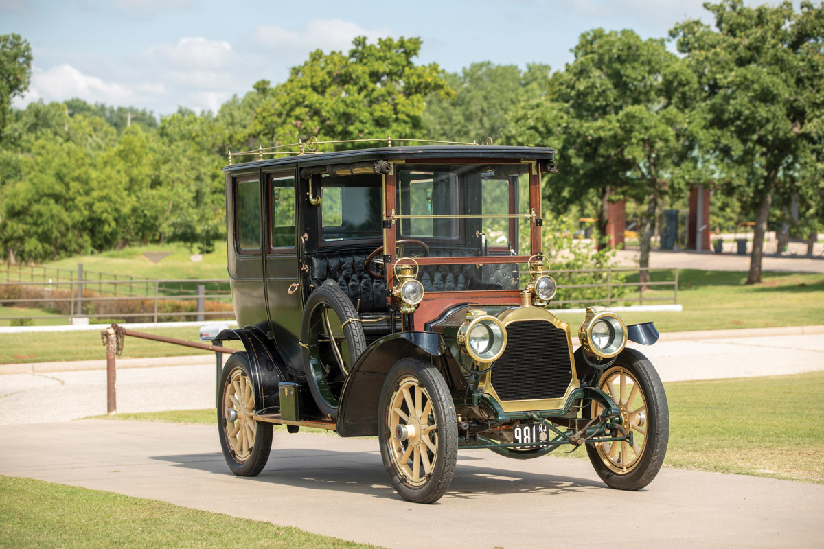 1909 Packard Model 18-NA Limousine offered at RM Sotheby’s Hershey live auction 2019